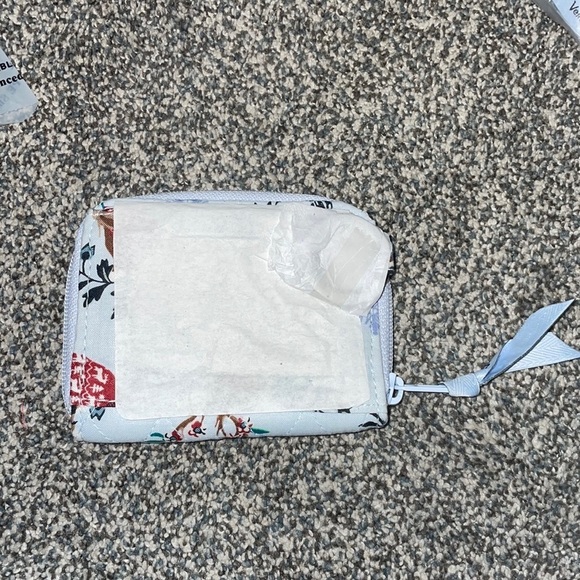 New in‎ packaging Vera Bradley Cotton RFID Petite Zip-Around Wallet - Picture 3 of 4